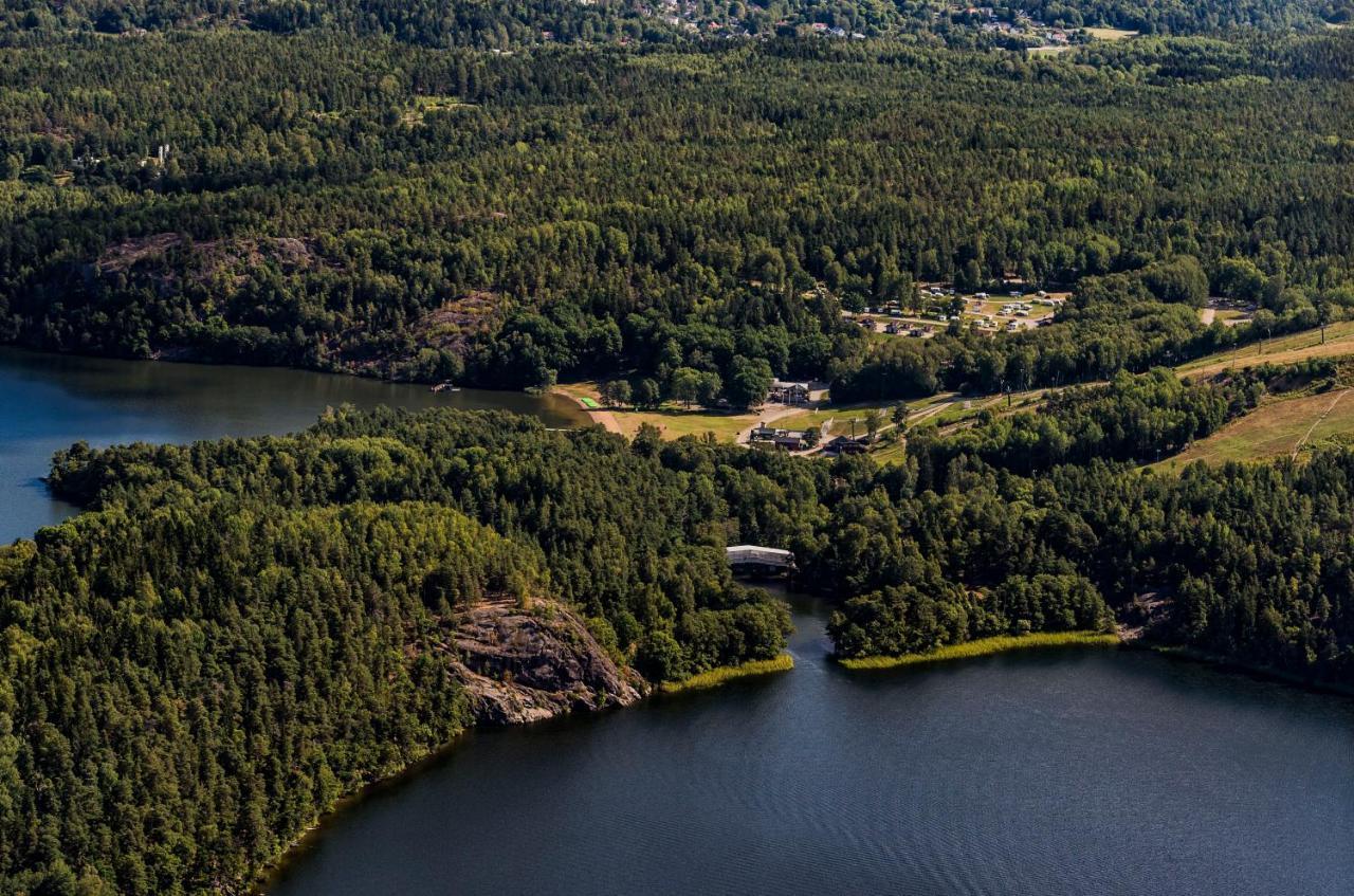 Отель Stockholm Swecamp Flottsbro Худдинге Экстерьер фото